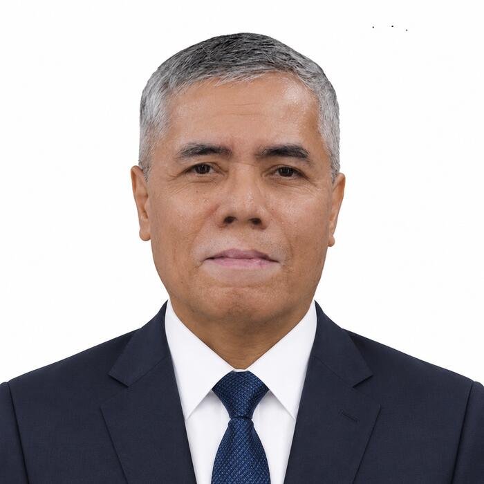 Portrait of Vic Cayrel, licensed real estate broker and RLC Premier International Property Specialist